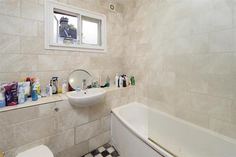 4 Bingley Road, Rochester, ME1 1BZ