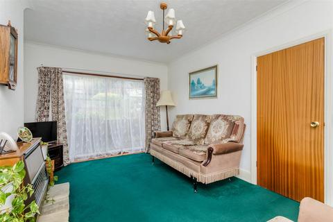 2 bedroom semi-detached bungalow for sale - Wilmington Close, Brighton