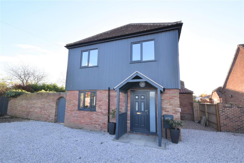 Brownlow Close, East Stoke, Newark 5 bed detached house for sale £475,000