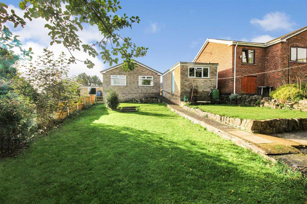 Walford Road, Oswestry 3 bed detached bungalow £229,500