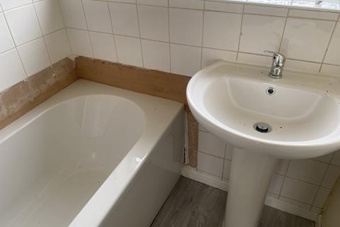 241 Broadstone Way, Bradford, BD4 9HL