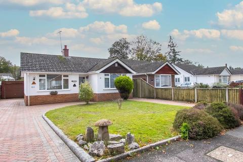 2 bedroom bungalow for sale - Renault Drive, Broadstone, Poole, Dorset, BH18