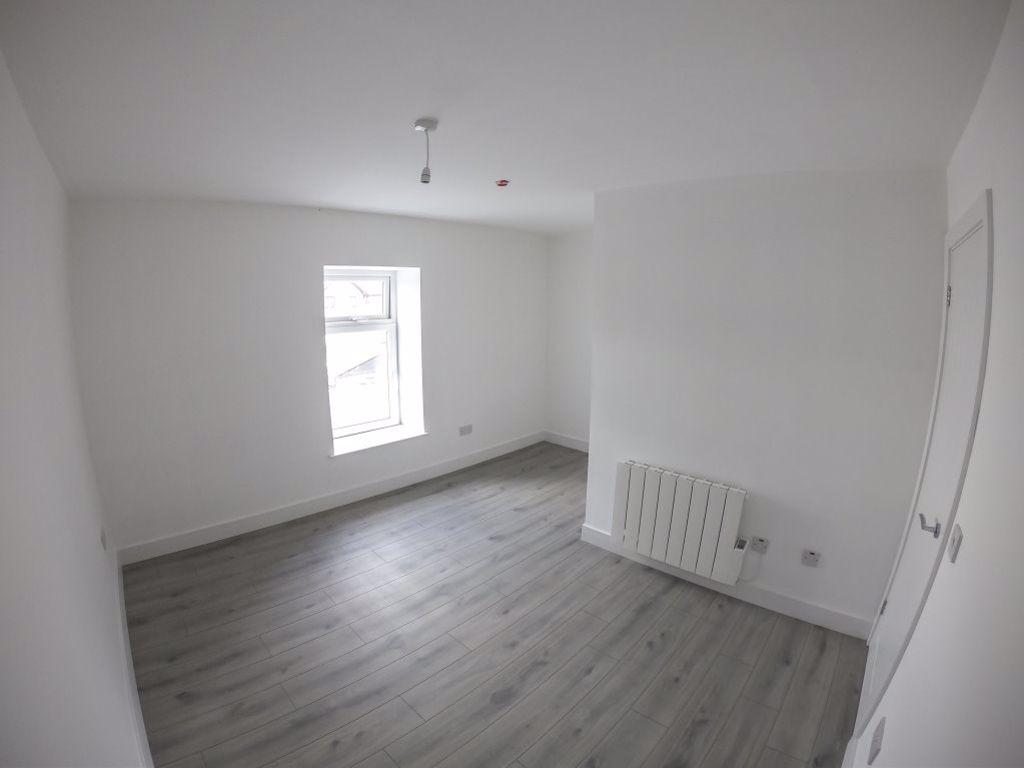Eagle Inn, Brynna 2 bed apartment £675 pcm (£156 pw)