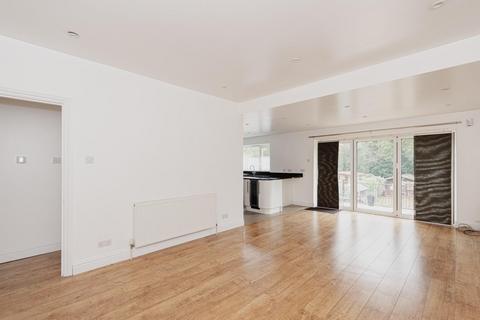 33 Donnington Road, Worcester Park, KT4 8EL