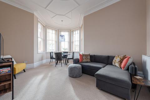 2 bedroom apartment for sale - Chichele Mansions, Chichele Road, London, NW2