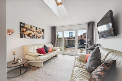 17 Millhouse Drive, Glasgow, G20 0UE