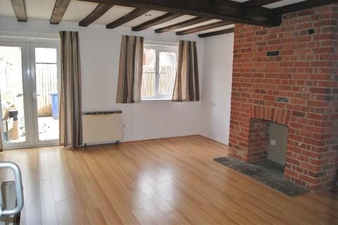 3 bedroom terraced house to rent - Hollow Road, Bury St. Edmunds IP32