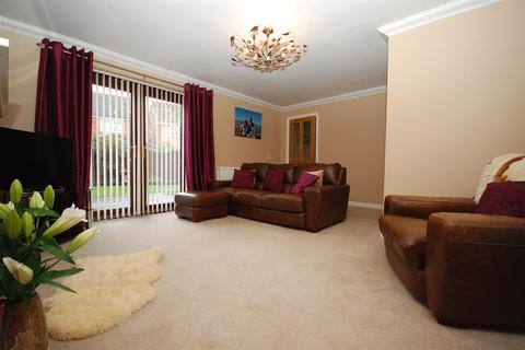 21 Pasture Close, Sherburn In Elmet, Leeds, LS25 6LJ