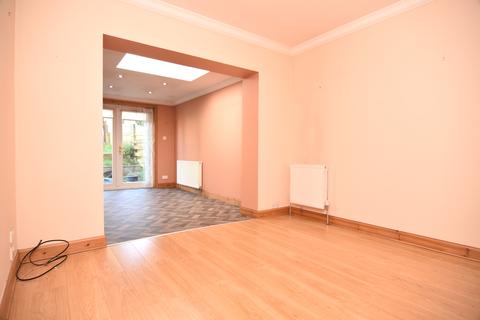17 Golf Drive, Glasgow, G15 6TD