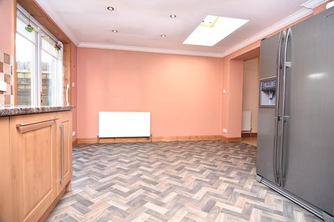 17 Golf Drive, Glasgow, G15 6TD