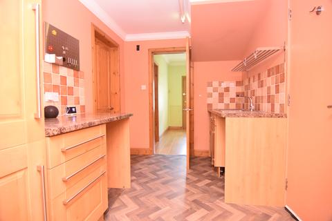 17 Golf Drive, Glasgow, G15 6TD