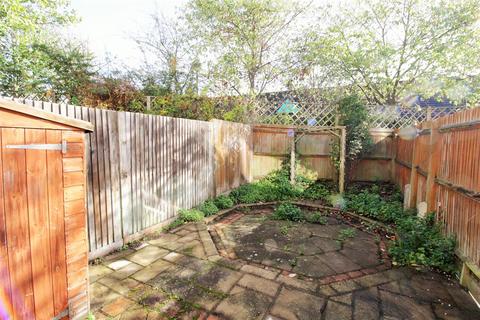 14 Hazel Mead, Epsom, KT17 1PW