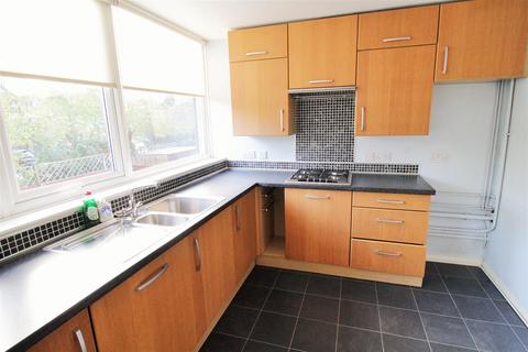 14 Hazel Mead, Epsom, KT17 1PW