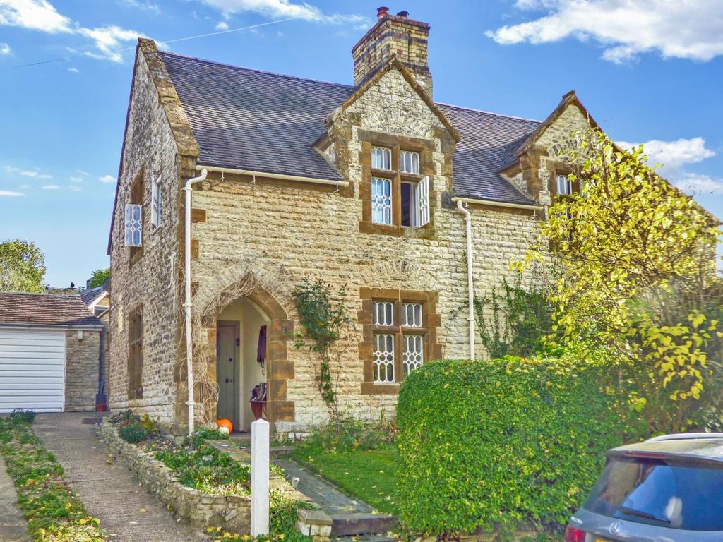 Combrook, Warwickshire 2 bed semidetached house £430,000