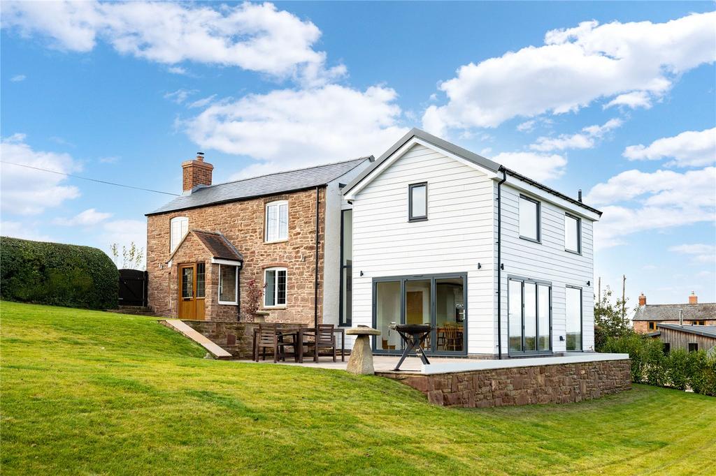 Linton, RossonWye, Herefordshire, HR9 4 bed detached house for sale