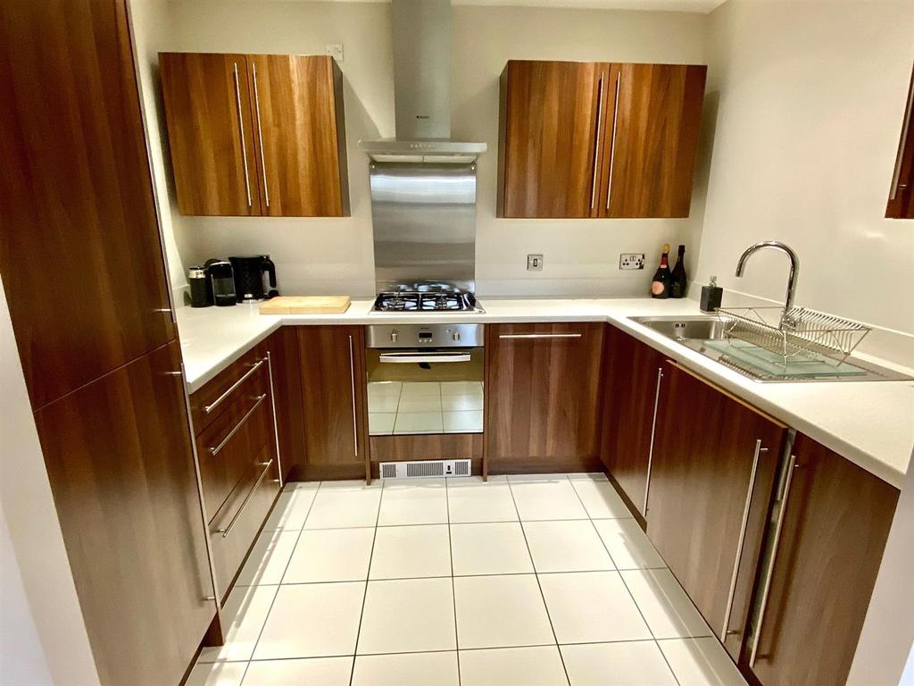 Marmaville Court, Mirfield 2 bed apartment £155,000