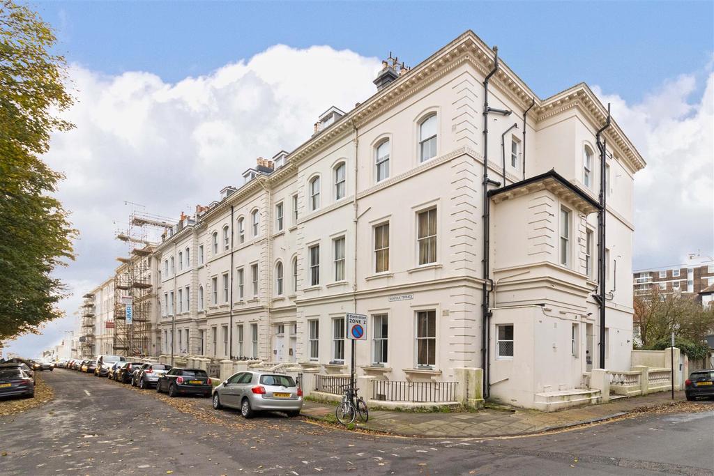 Norfolk Terrace, Brighton 1 bed apartment £1,095 pcm (£253 pw)