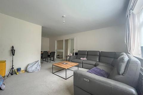 2 bedroom apartment for sale - Sandy Lodge Way, Northwood
