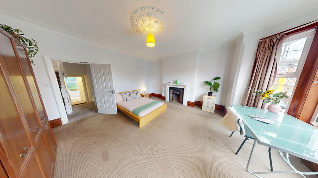 House in Nottingham, Forest Fields, Nottinghamshire - View 2