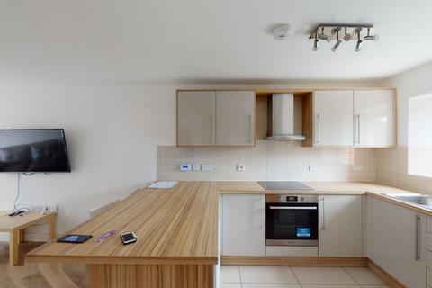 3 bedroom apartment to rent, Flat 3, 6 Kilbourn Street, Nottingham, NG3 1BD