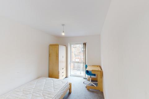 3 bedroom apartment to rent, Flat 3, 6 Kilbourn Street, Nottingham, NG3 1BD