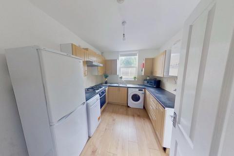 6 bedroom semi-detached house to rent, 8 Midland Avenue, Lenton, Nottingham, NG7 2FD