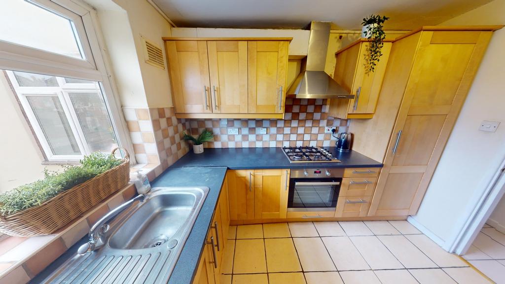 Flat-B-16 A-Colville-St-09042024 145739