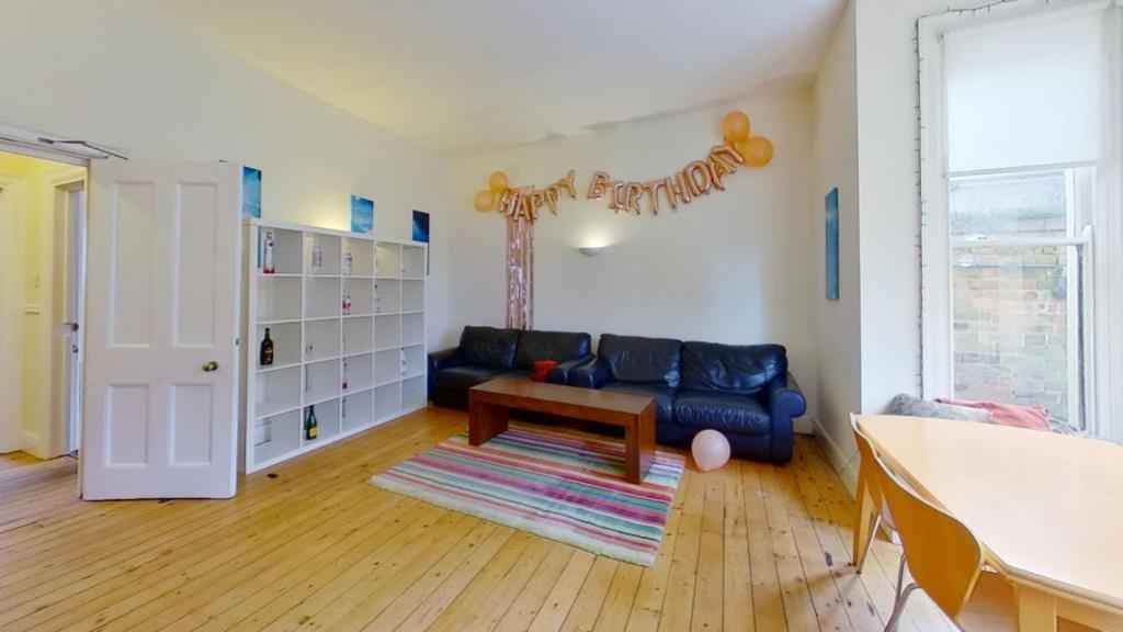 Flat-2-The-Forest-Living-Room lge