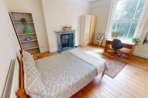 4 bedroom ground floor flat to rent, Flat 3 The Forest