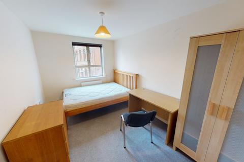 2 bedroom ground floor flat to rent, Flat 6 Royal Victoria Court