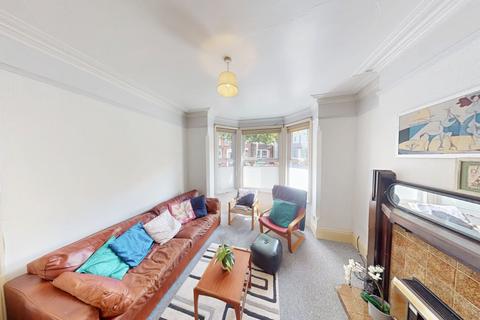 33 Derby Grove, Lenton, Nottingham, NG7 1PE