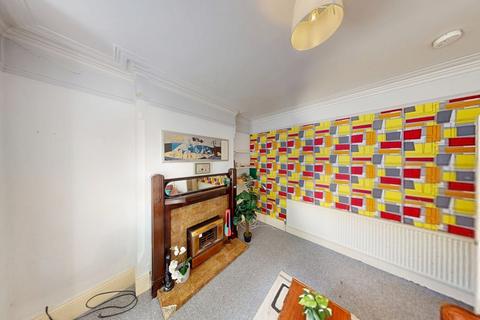 5 bedroom semi-detached house to rent, 33 Derby Grove, Lenton, Nottingham, NG7 1PE