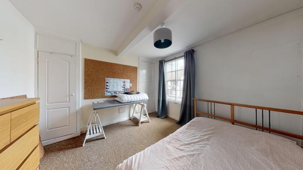 141143 Mansfield Road, Nottingham... 7 bed flat £4,307 pcm (£994 pw)