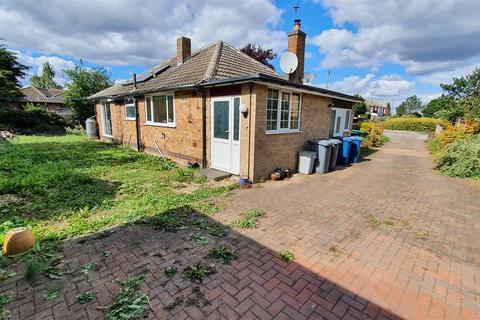 17 Manor Road, Bingham, Nottingham, NG13 8EA