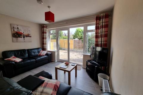 5 bedroom semi-detached house to rent, Available SEPT 2025 -  Rooms - Hampton Close