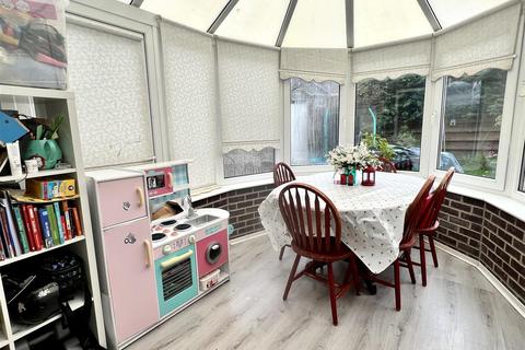 3 Chestnut Drive, Holme On Spalding Moor, York, YO43 4HW