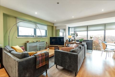 9/3, 1 Meadowside Quay Square, Glasgow, G11 6BS
