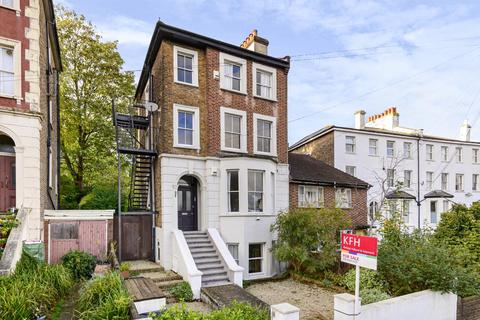 37a Palace Square, London, SE19 2LT