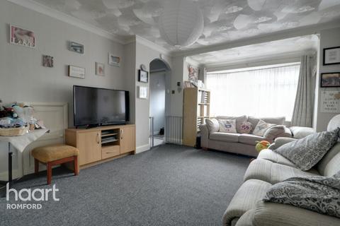 26 Recreation Avenue, Romford, RM7 9ET