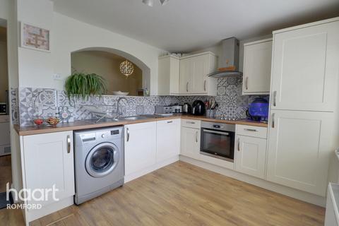 26 Recreation Avenue, Romford, RM7 9ET