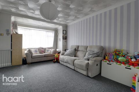 26 Recreation Avenue, Romford, RM7 9ET