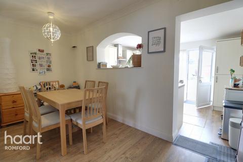 26 Recreation Avenue, Romford, RM7 9ET