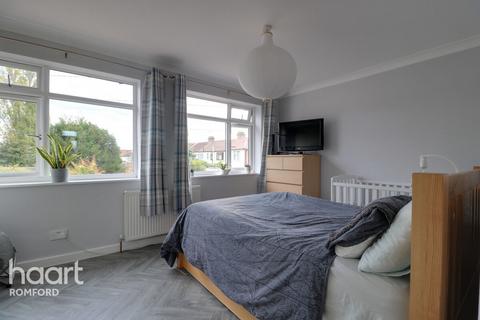 26 Recreation Avenue, Romford, RM7 9ET