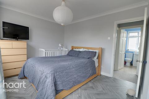 26 Recreation Avenue, Romford, RM7 9ET