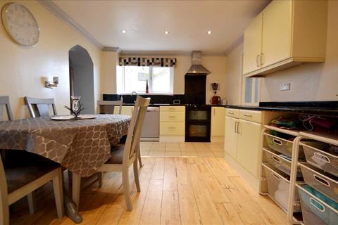 14 The Beeches, Kirkmuirhill, Lanark, ML11 9YR