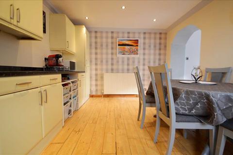 14 The Beeches, Kirkmuirhill, Lanark, ML11 9YR