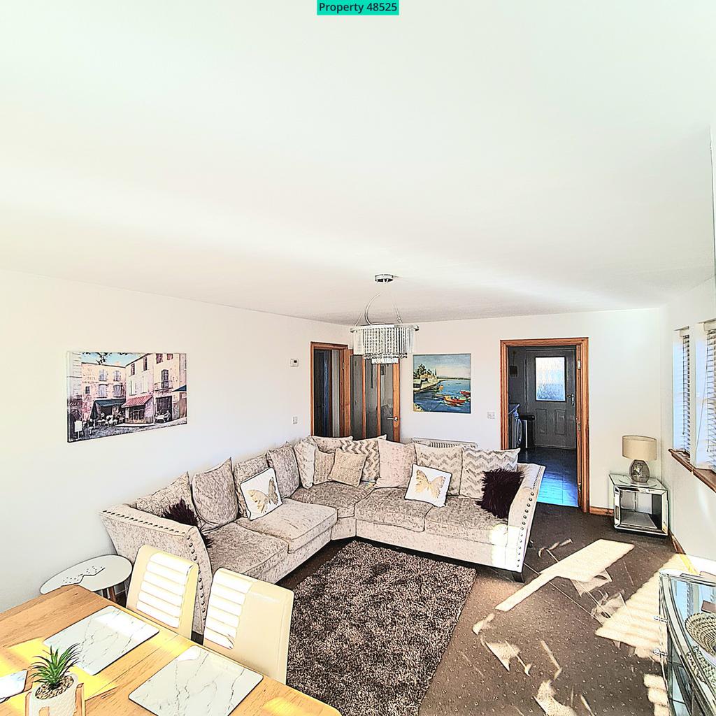 Lounge/Dining