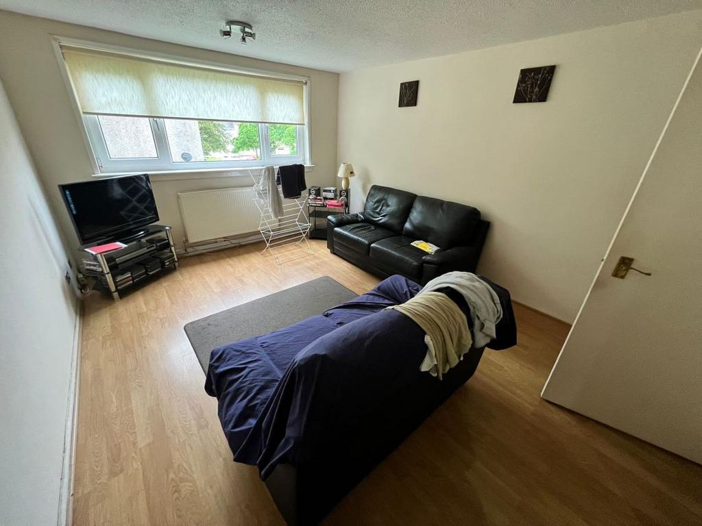 29 Ivanhoe, East Kilbride, Glasgow... 1 bed flat £45,000