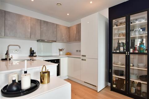 1 bedroom apartment for sale - Station Approach, London