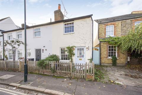 2 bedroom cottage for sale - Second Cross Road, Twickenham